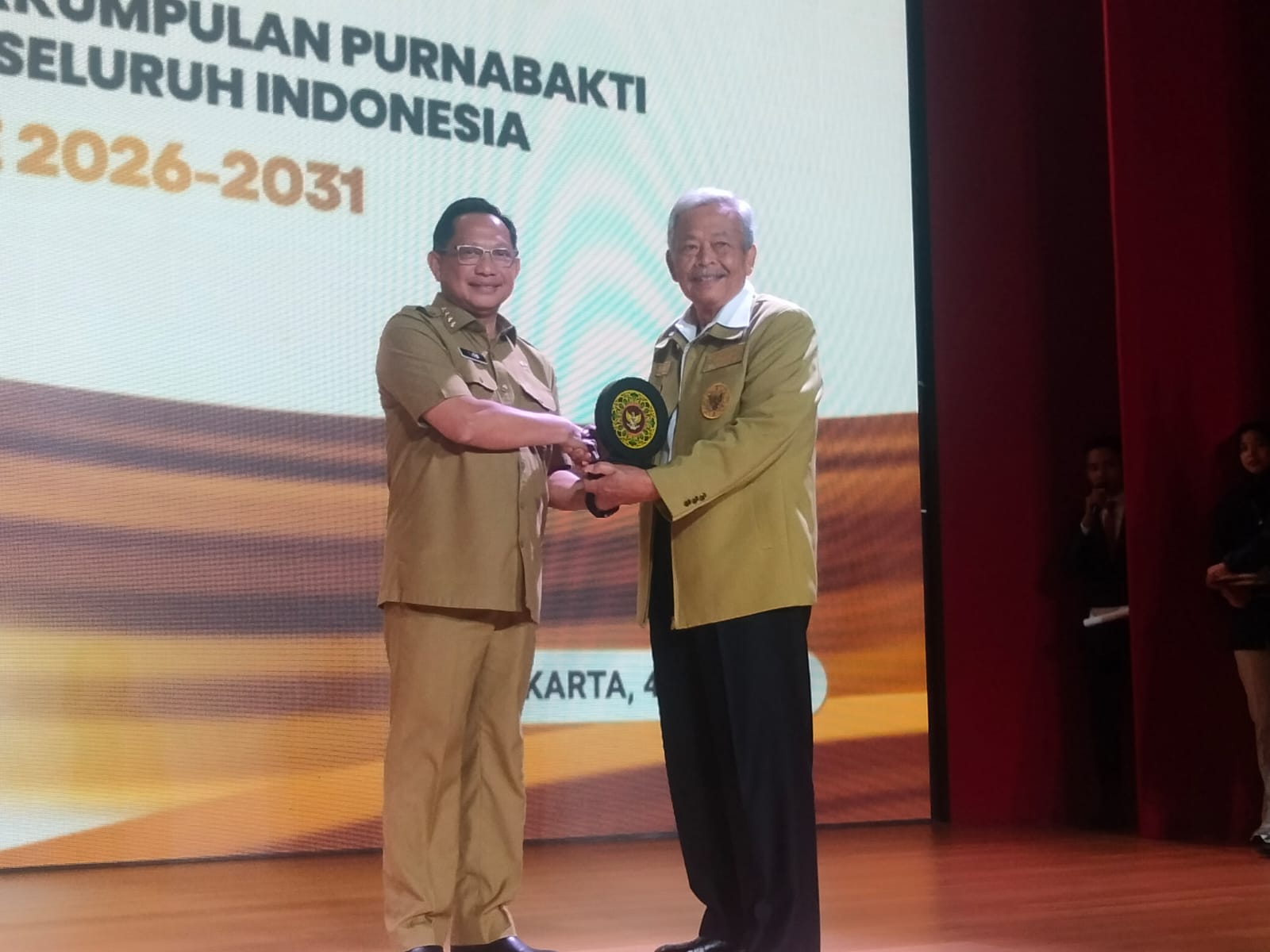 Jend. TNI (Purn) Bibit Waluyo Bibit Waluyo Tegaskan PERPUKADESI Kawal Pembangunan Nasional Agar Tetap On The Track