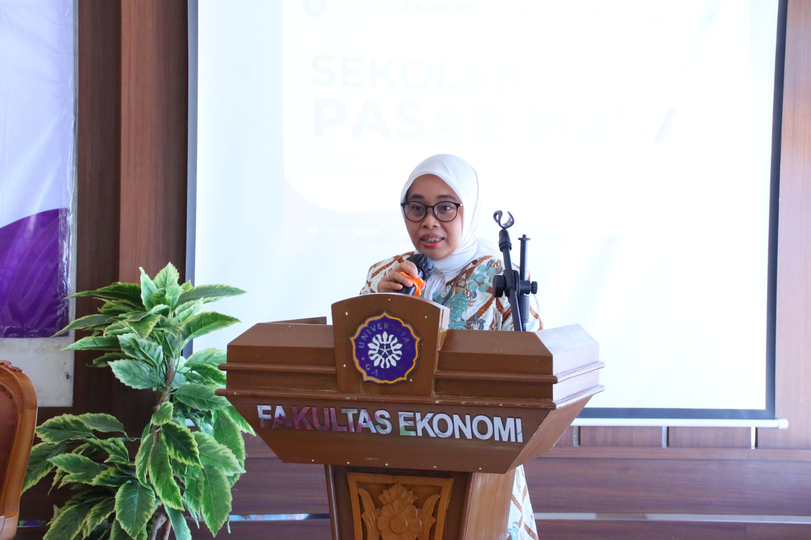 OJK Tasikmalaya Perkuat Literasi Keuangan Mahasiswa Melalui Sekolah Pasar Modal